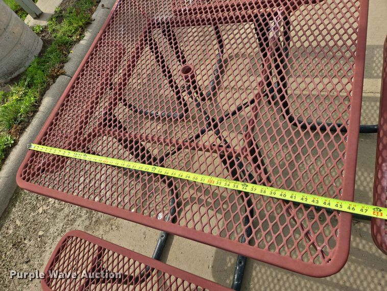 image for item ER1667 (8) metal picnic tables