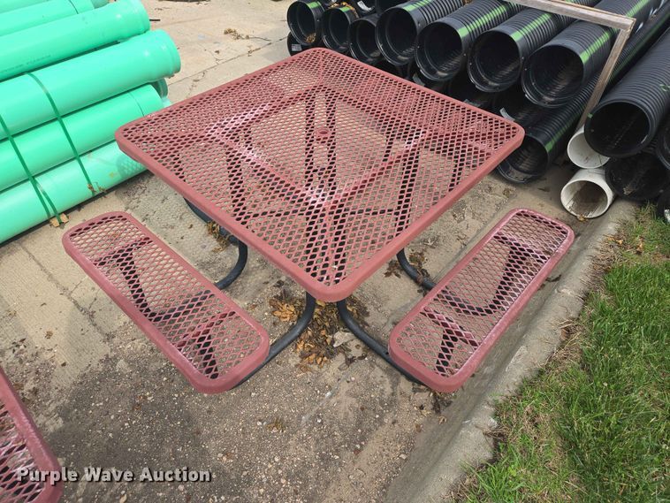 image for item ER1667 (8) metal picnic tables
