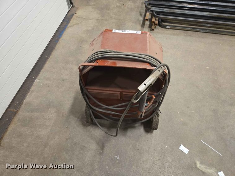 image for item ER1669 Lincoln Electric AC 225 Lincwelder welder