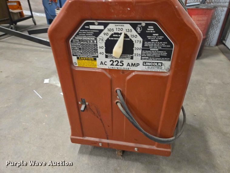image for item ER1669 Lincoln Electric AC 225 Lincwelder welder