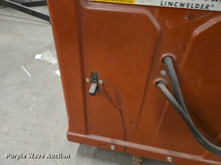 image for item ER1669 Lincoln Electric AC 225 Lincwelder welder