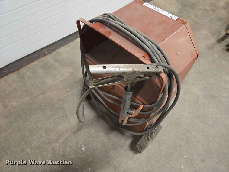 image for item ER1669 Lincoln Electric AC 225 Lincwelder welder