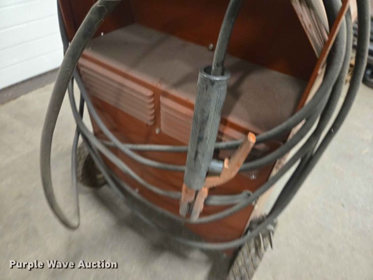 image for item ER1669 Lincoln Electric AC 225 Lincwelder welder