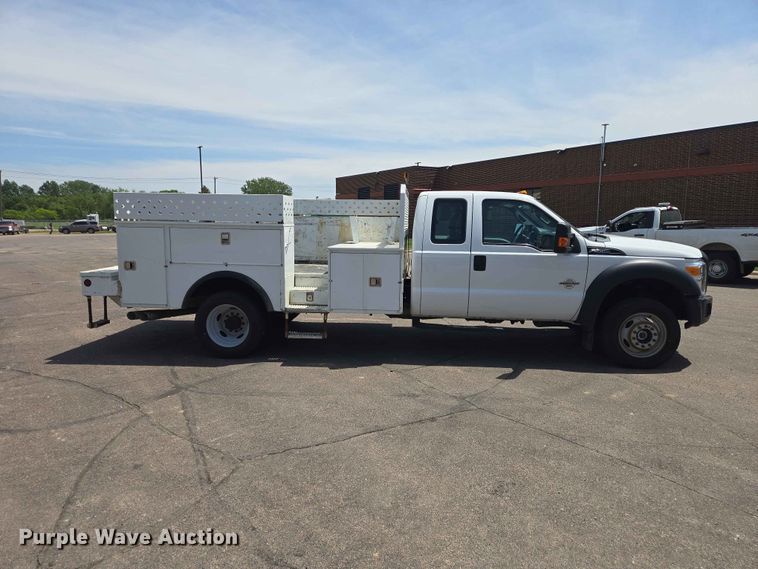 image for item ER1670 2015 Ford F550 Super Duty Ext. Cab utility / service truck