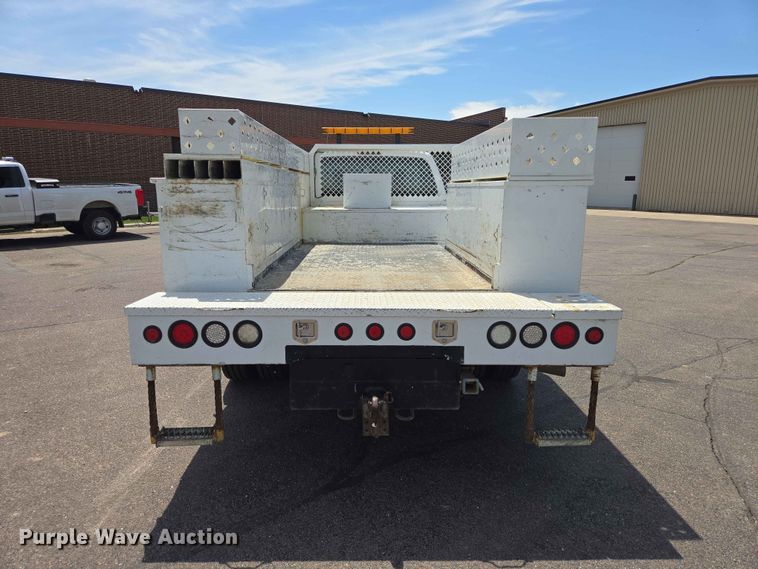 image for item ER1670 2015 Ford F550 Super Duty Ext. Cab utility / service truck