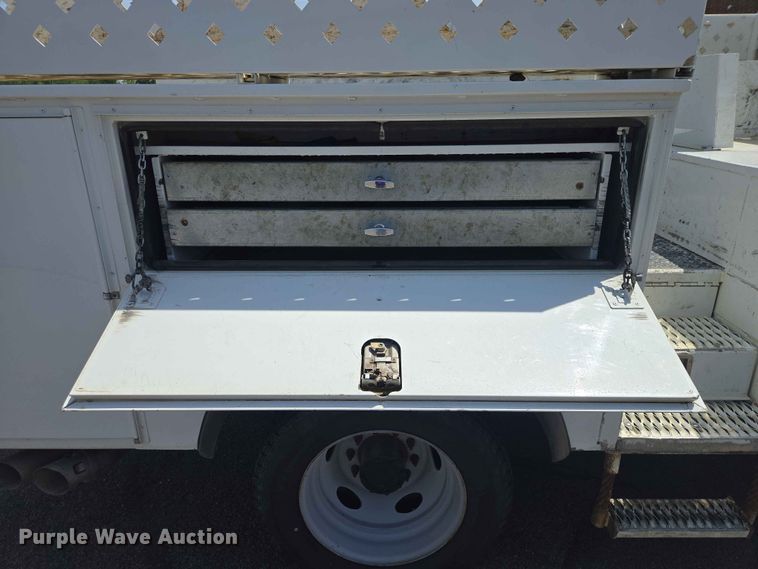 image for item ER1670 2015 Ford F550 Super Duty Ext. Cab utility / service truck