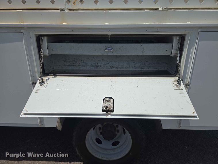image for item ER1670 2015 Ford F550 Super Duty Ext. Cab utility / service truck