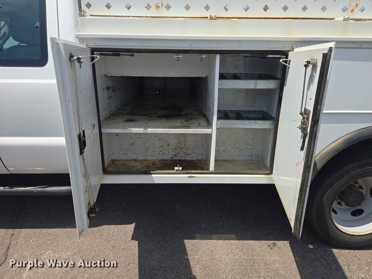 image for item ER1670 2015 Ford F550 Super Duty Ext. Cab utility / service truck