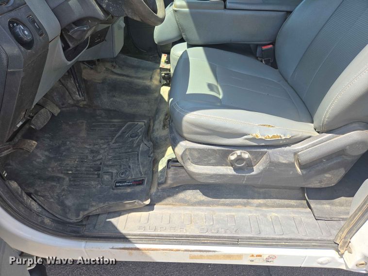 image for item ER1670 2015 Ford F550 Super Duty Ext. Cab utility / service truck