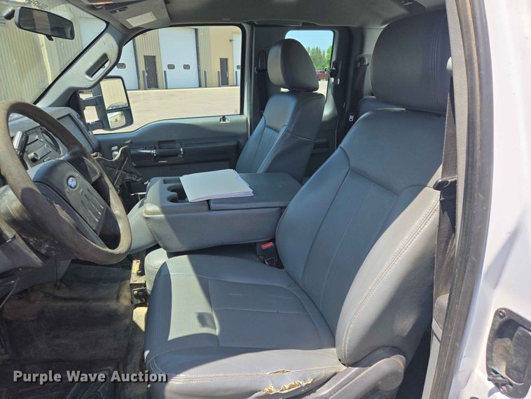 image for item ER1670 2015 Ford F550 Super Duty Ext. Cab utility / service truck