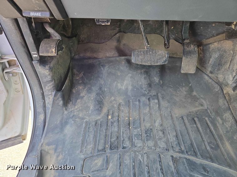 image for item ER1670 2015 Ford F550 Super Duty Ext. Cab utility / service truck