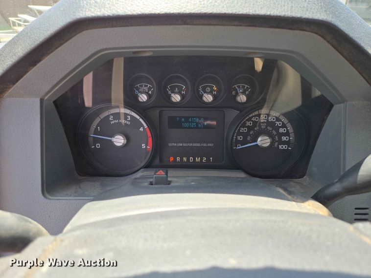 image for item ER1670 2015 Ford F550 Super Duty Ext. Cab utility / service truck