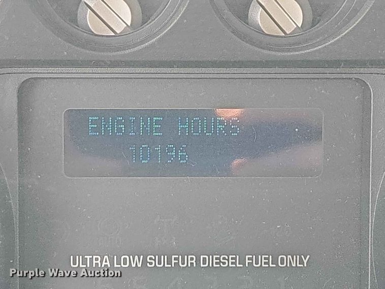 image for item ER1670 2015 Ford F550 Super Duty Ext. Cab utility / service truck