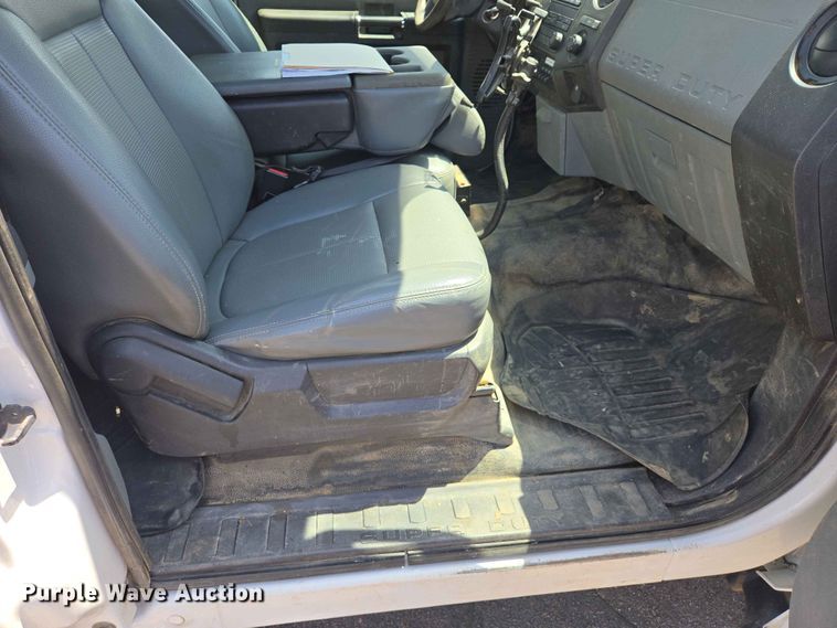 image for item ER1670 2015 Ford F550 Super Duty Ext. Cab utility / service truck