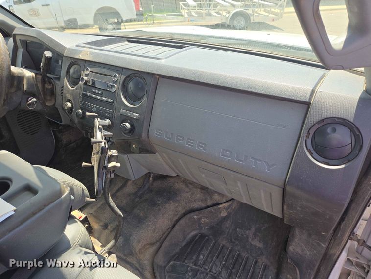 image for item ER1670 2015 Ford F550 Super Duty Ext. Cab utility / service truck