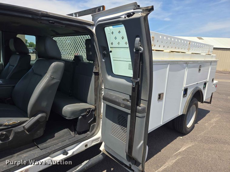 image for item ER1670 2015 Ford F550 Super Duty Ext. Cab utility / service truck