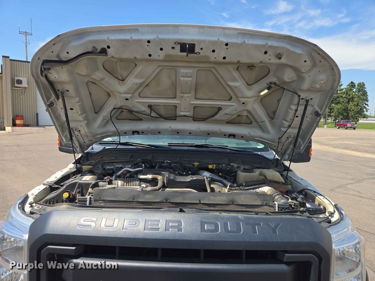 image for item ER1670 2015 Ford F550 Super Duty Ext. Cab utility / service truck