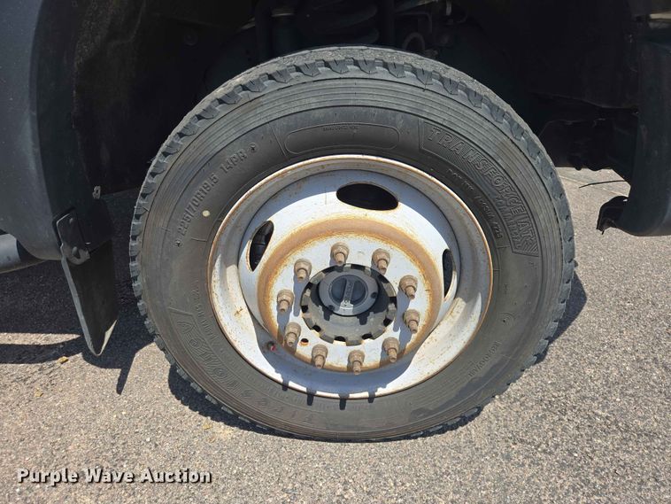 image for item ER1670 2015 Ford F550 Super Duty Ext. Cab utility / service truck