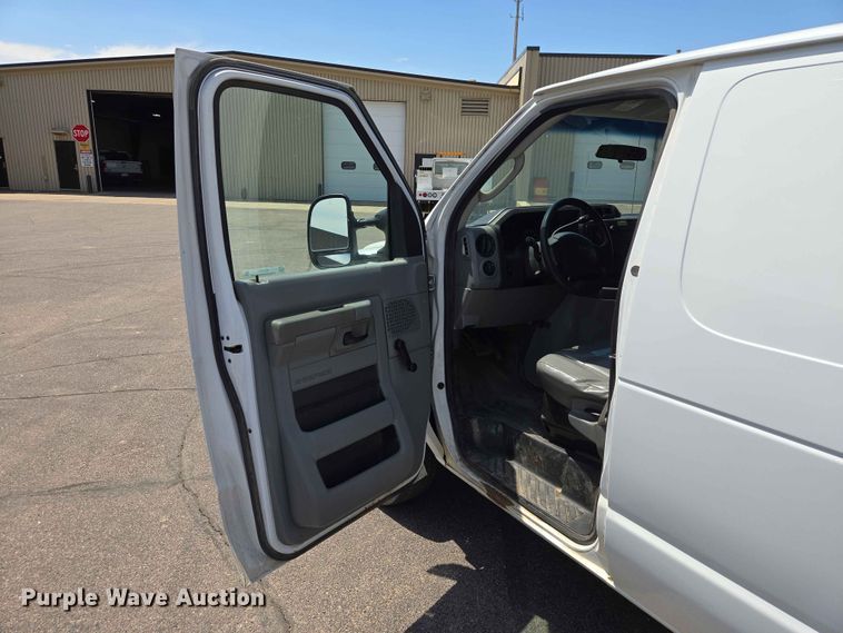 image for item ER1671 2012 Ford E150 van