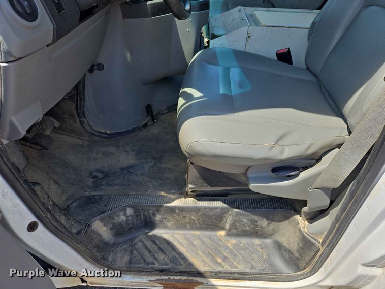 image for item ER1671 2012 Ford E150 van