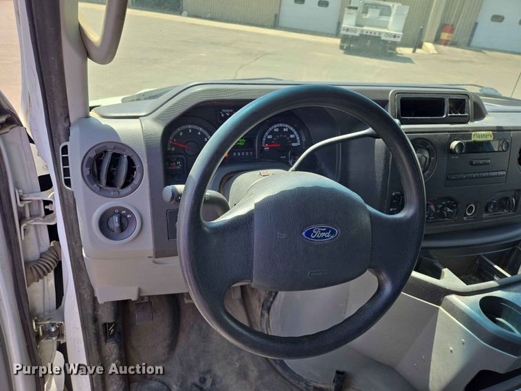 image for item ER1671 2012 Ford E150 van