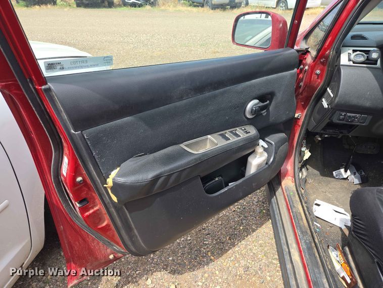 image for item ER1703 2010 Nissan Versa 