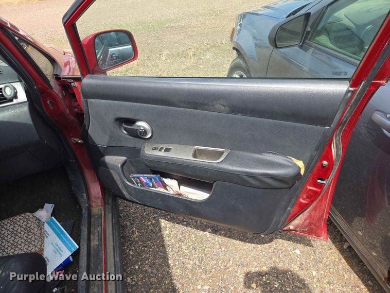 image for item ER1703 2010 Nissan Versa 