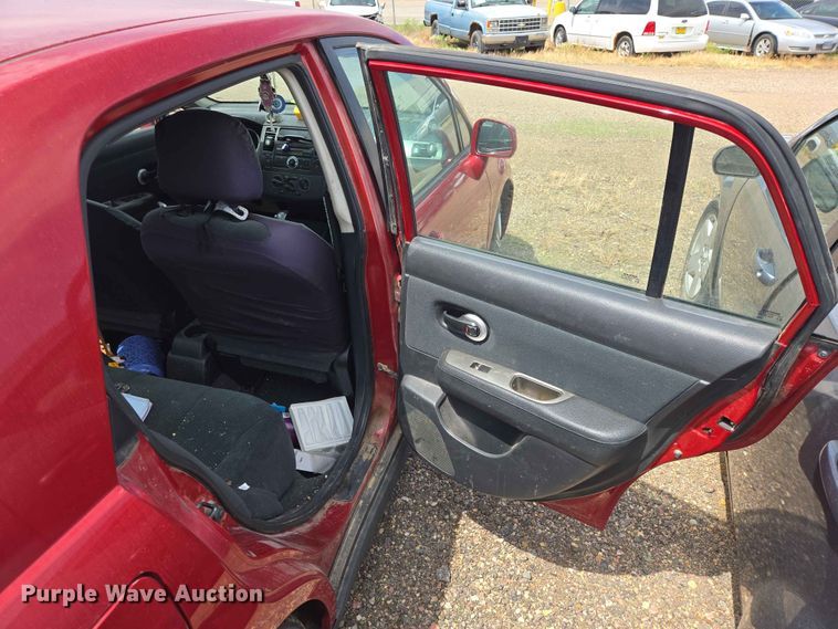 image for item ER1703 2010 Nissan Versa 