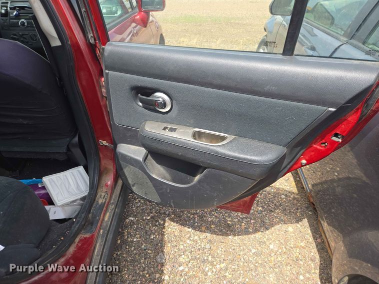 image for item ER1703 2010 Nissan Versa 