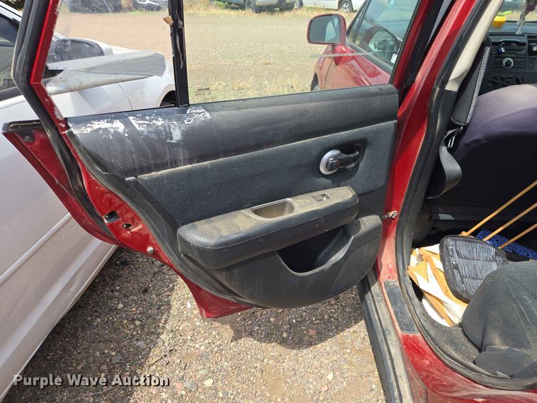 image for item ER1703 2010 Nissan Versa 