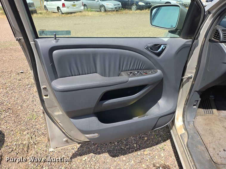 image for item ER1704 2005 Honda Odyssey van