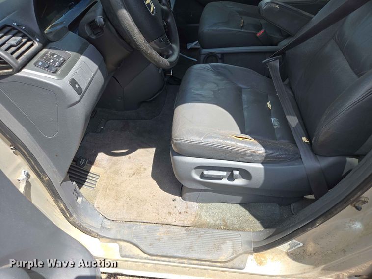 image for item ER1704 2005 Honda Odyssey van
