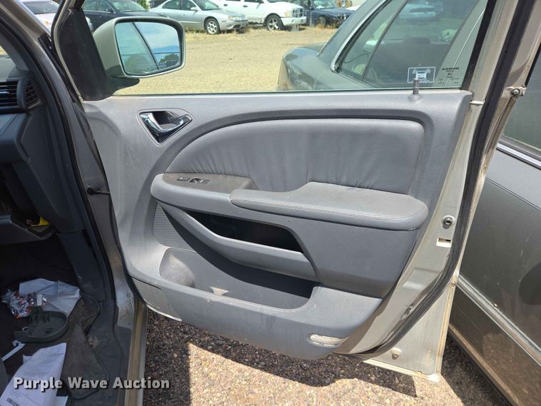 image for item ER1704 2005 Honda Odyssey van