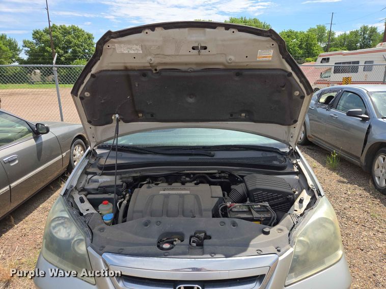 image for item ER1704 2005 Honda Odyssey van
