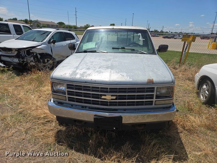 image for item ER1713 1991 Chevrolet K1500 pickup truck