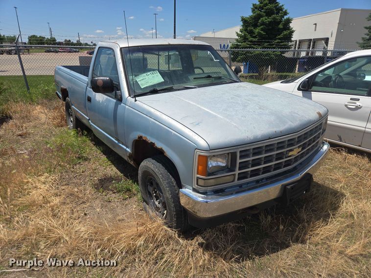 image for item ER1713 1991 Chevrolet K1500 pickup truck