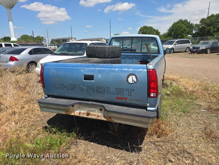 image for item ER1713 1991 Chevrolet K1500 pickup truck