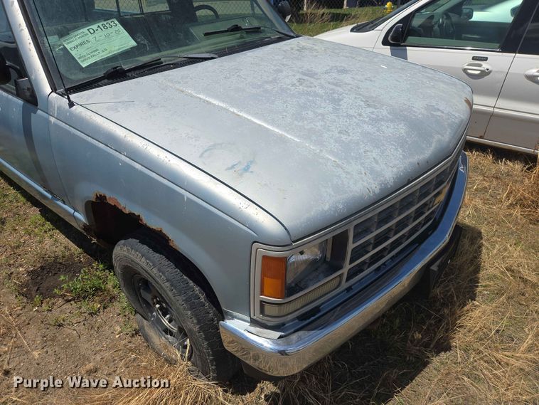 image for item ER1713 1991 Chevrolet K1500 pickup truck