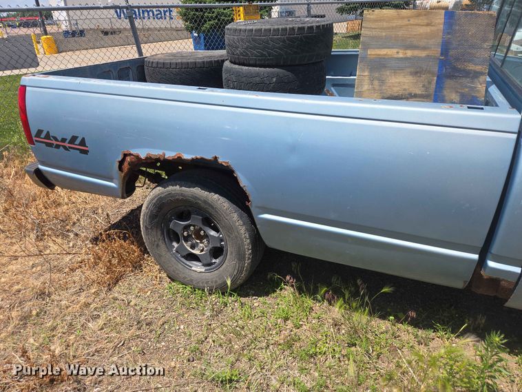 image for item ER1713 1991 Chevrolet K1500 pickup truck