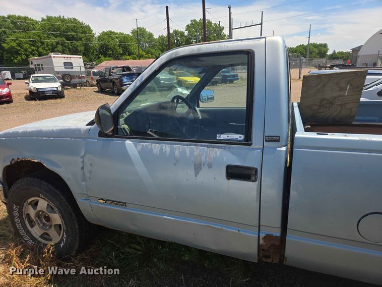 image for item ER1713 1991 Chevrolet K1500 pickup truck