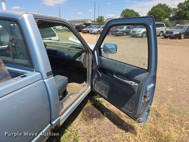 image for item ER1713 1991 Chevrolet K1500 pickup truck