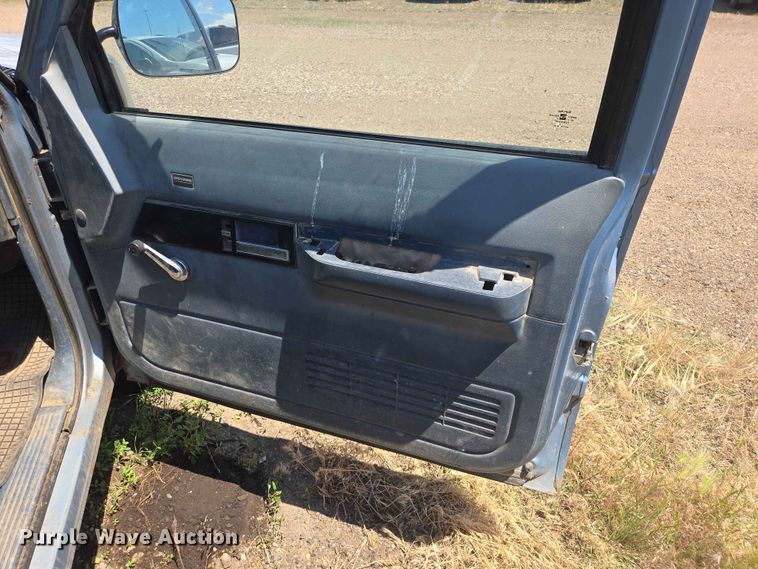 image for item ER1713 1991 Chevrolet K1500 pickup truck