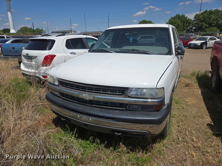 image for item ER1714 1999 Chevrolet Silverado 1500 Ext. Cab pickup truck