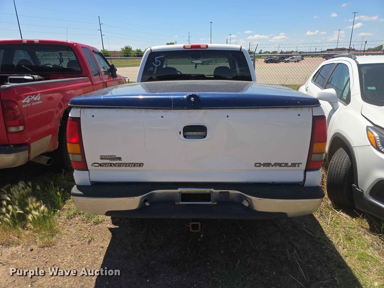 image for item ER1714 1999 Chevrolet Silverado 1500 Ext. Cab pickup truck