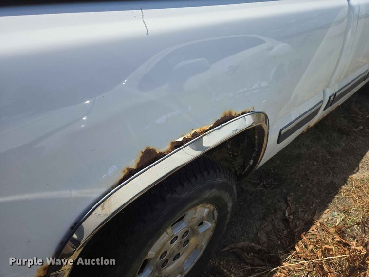 image for item ER1714 1999 Chevrolet Silverado 1500 Ext. Cab pickup truck