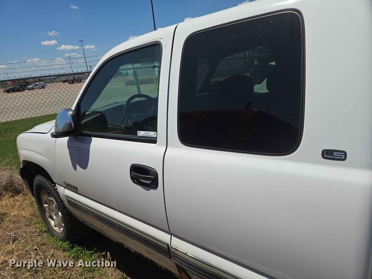 image for item ER1714 1999 Chevrolet Silverado 1500 Ext. Cab pickup truck