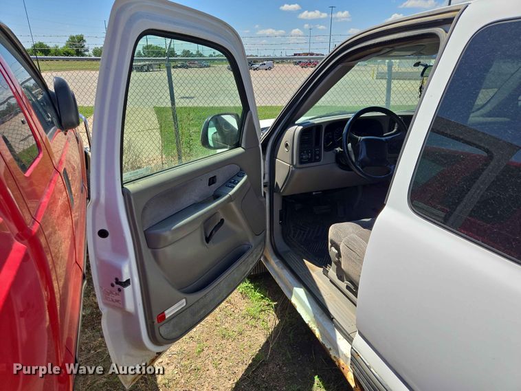 image for item ER1714 1999 Chevrolet Silverado 1500 Ext. Cab pickup truck