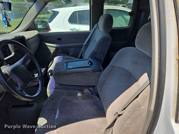 image for item ER1714 1999 Chevrolet Silverado 1500 Ext. Cab pickup truck