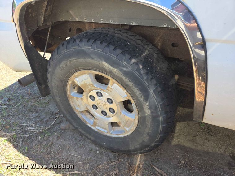 image for item ER1714 1999 Chevrolet Silverado 1500 Ext. Cab pickup truck