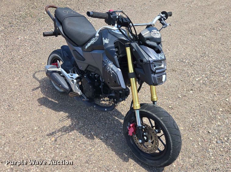 image for item ER1716 2017 Honda Grom 125 motorcycle
